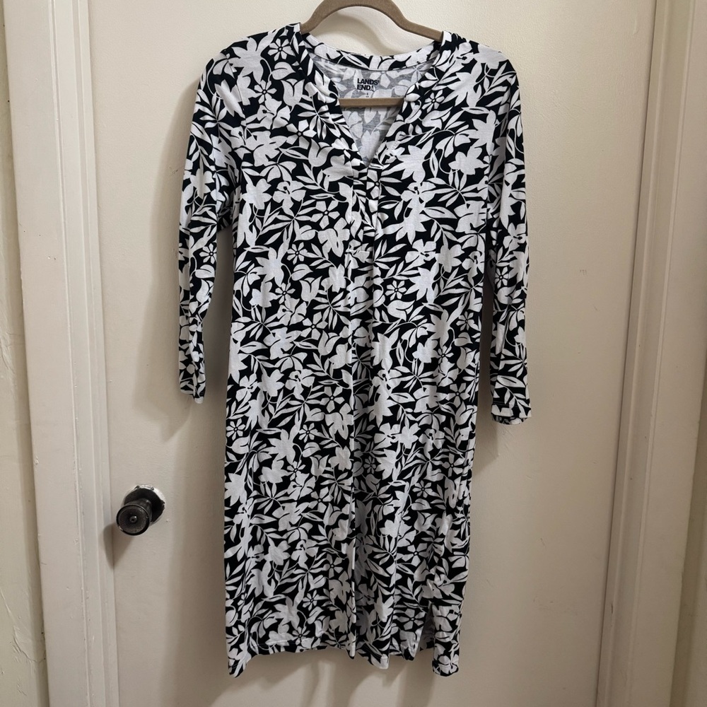 Lands' End Black and White‎ V-Neck Sheath Dress